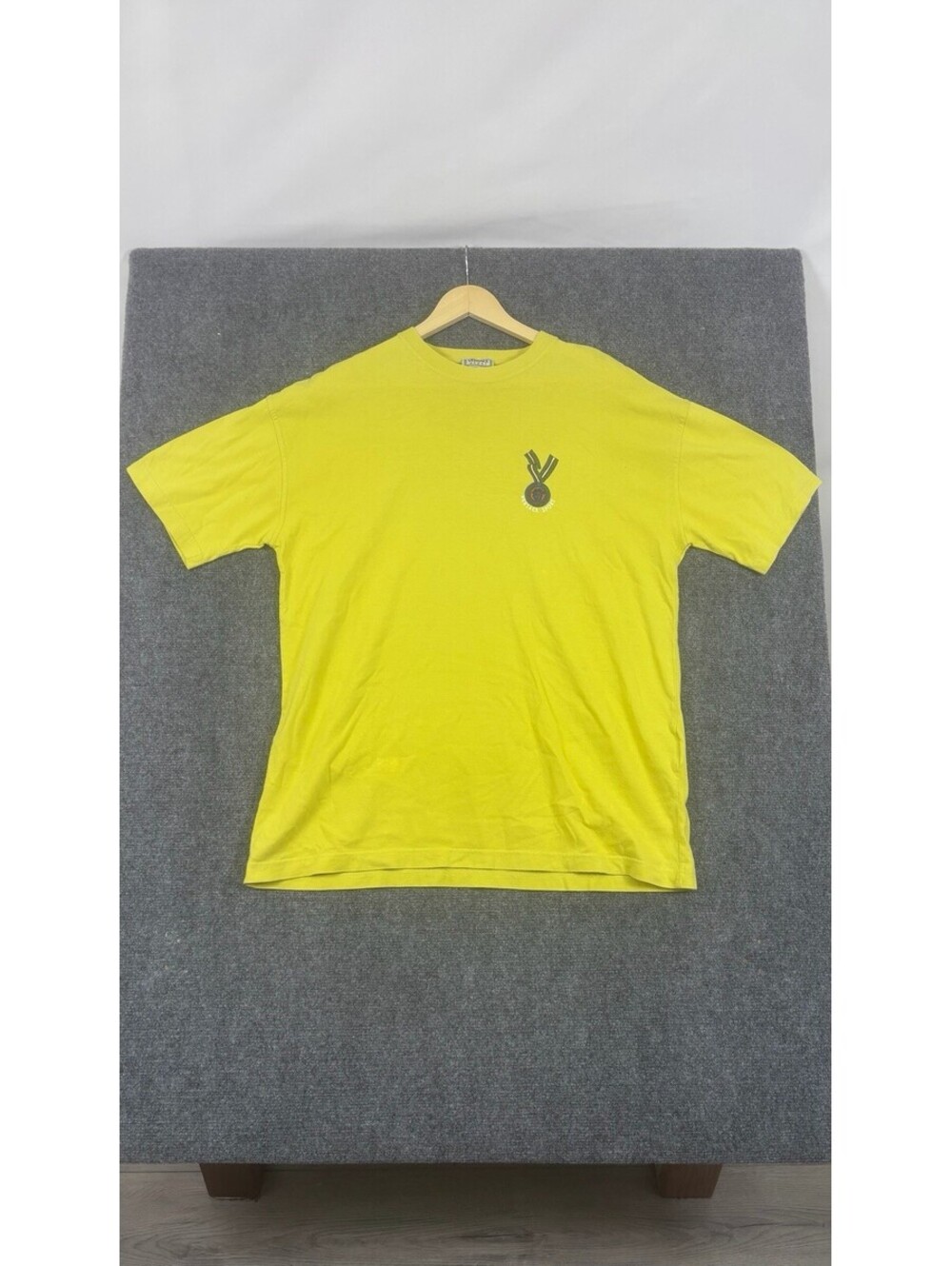 Versace Sport Yellow medal T shirt size Large 0142